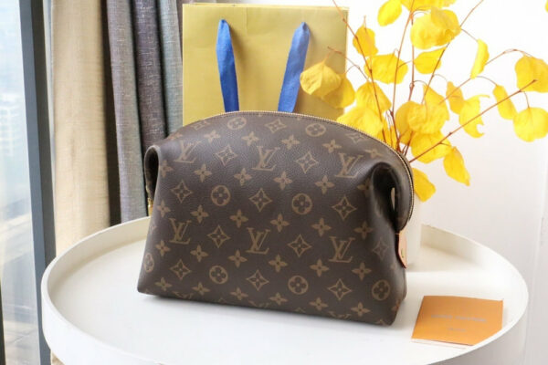 LV Cosmetic Pouch GM Monogram Canvas for Women M46458 LV Cosmetic Pouch GM Monogram Canvas for Women M46458