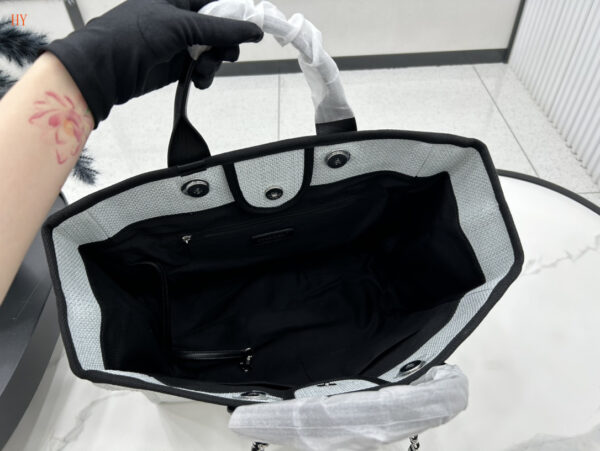 CN Deauville Tote 38cm White Gray For Women A66941