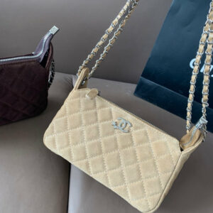 Fashion CN 25A Chain Bag In Suede 910276 3 i1756908353601 9618 0 5 Photoroom result