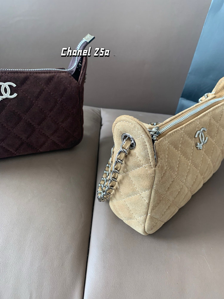 Fashion CN 25A Chain Bag In Suede 910276 Fashion CN 25A Chain Bag In Suede 910276