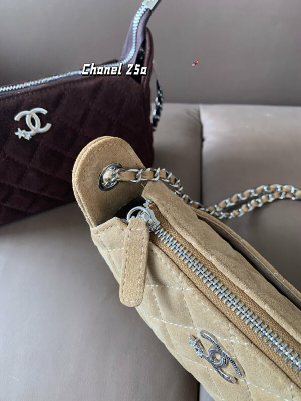 Fashion CN 25A Chain Bag In Suede 910276 Fashion CN 25A Chain Bag In Suede 910276
