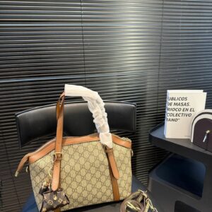 New Collection Fashion GG Emblem Handbag C2301250