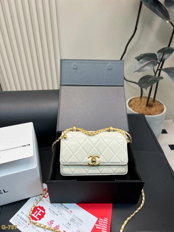 Fashion CN Mini Flap Bag White 910291