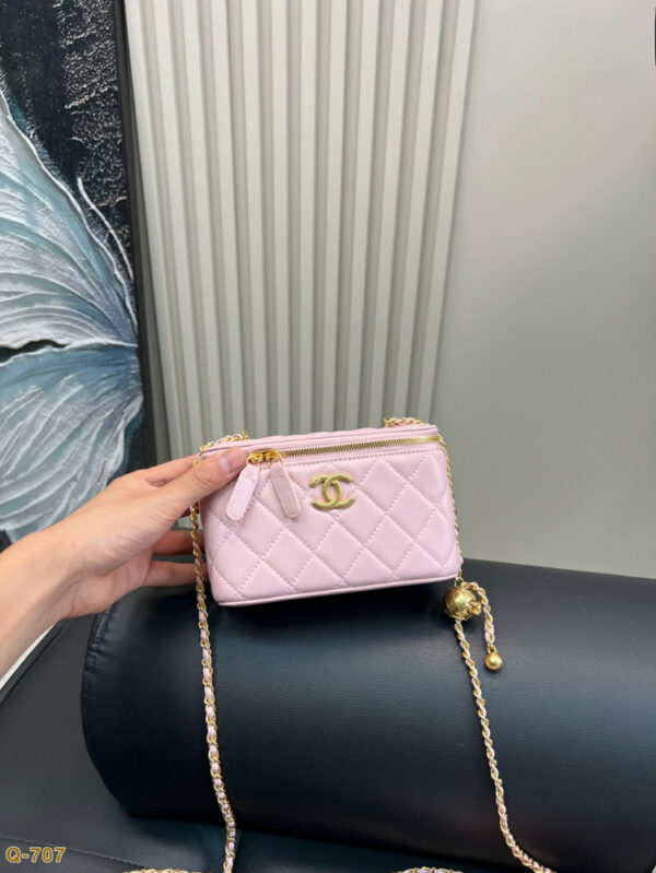 Fashion CN Small Vanity Case With Gold Ball On Strap Pink 910297