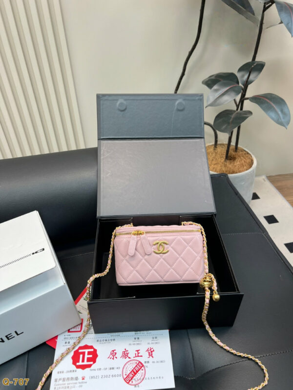 Fashion CN Small Vanity Case With Gold Ball On Strap Pink 910297