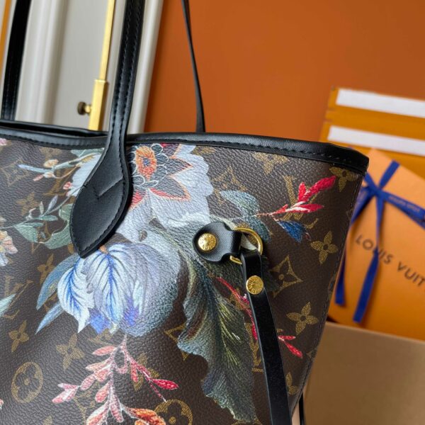 Chic Charm LV Handbag M28918-M40995 Chic Charm LV Handbag M28918-M40995