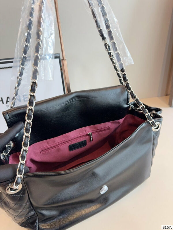 Fashion CN Logo Flap Shoulder Bag 910310 Fashion CN Logo Flap Shoulder Bag 910310