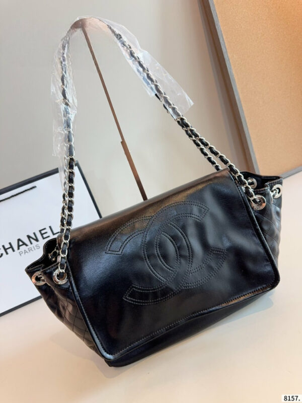 Fashion CN Logo Flap Shoulder Bag 910310 Fashion CN Logo Flap Shoulder Bag 910310