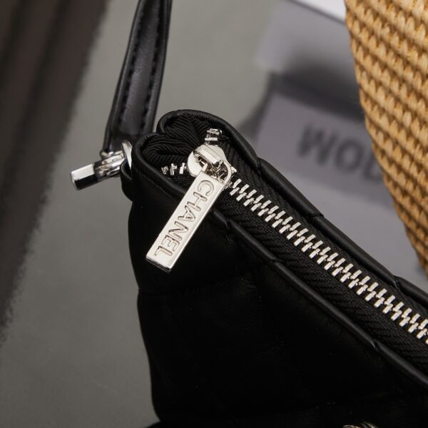 Chic Charm CN Handbag 2660-002