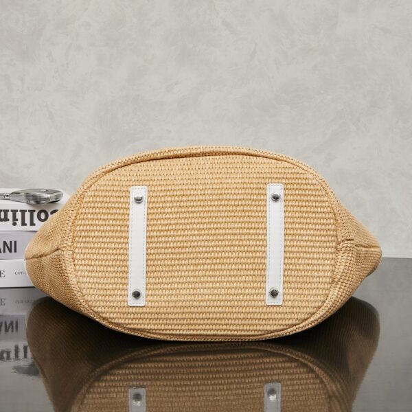 Chic Charm CN Handbag 2660-012