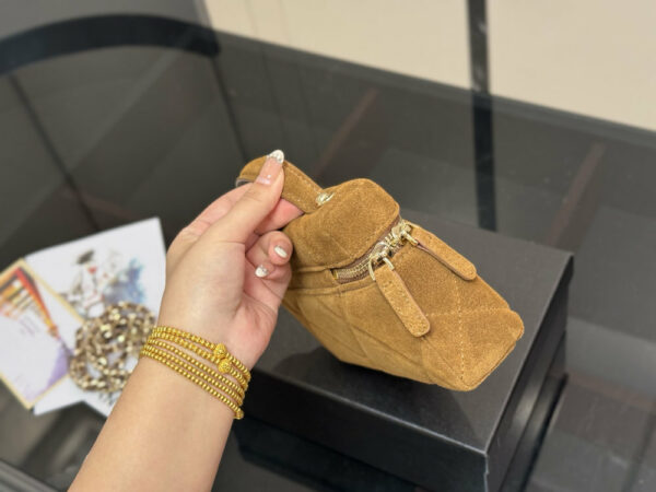 Fashion CN Suede Top Handle Vanity Case Bag 910328
