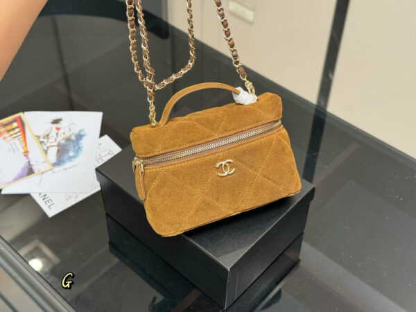 Fashion CN Suede Top Handle Vanity Case Bag 910328