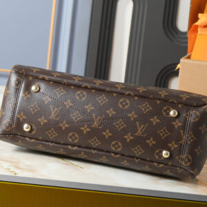 Luxury LV Handbag M40022