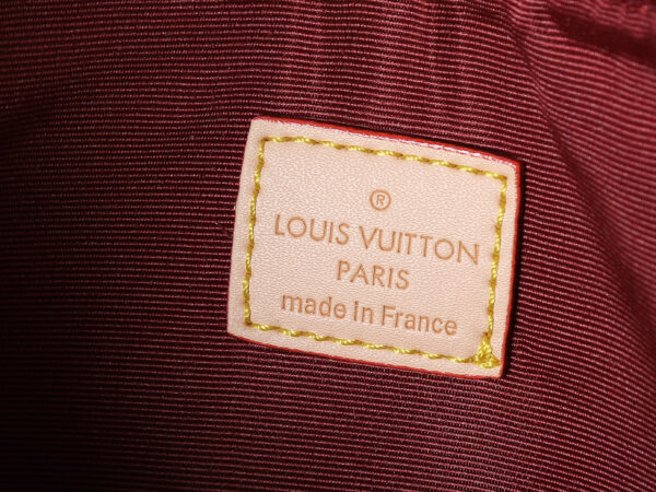Chic Charm LV Handbag M40022