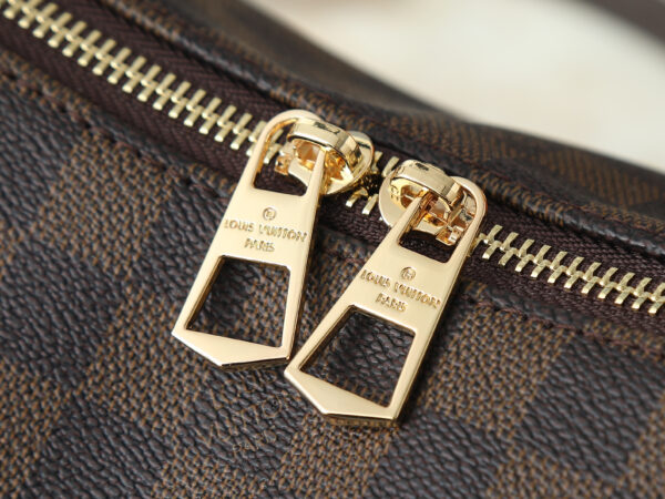Chic Charm LV Handbag M40022