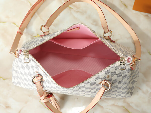 Chic Charm LV Handbag M40022