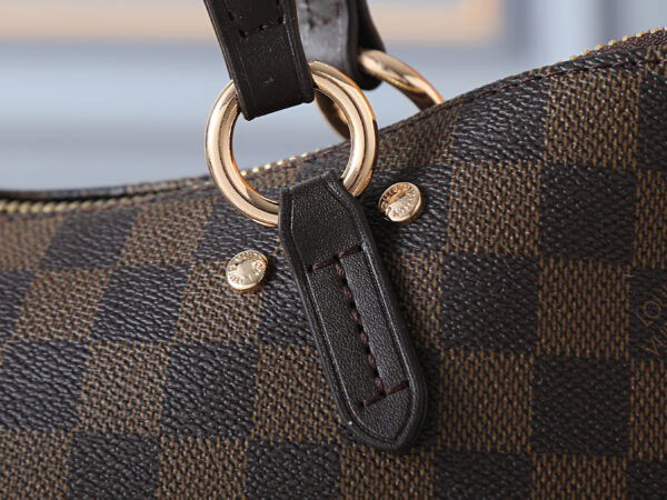Chic Charm LV Handbag M40022