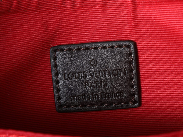 Chic Charm LV Handbag M40022