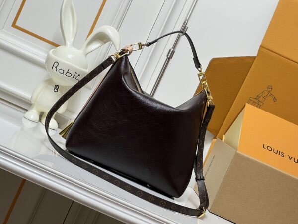 Chic Charm LV Handbag M29195