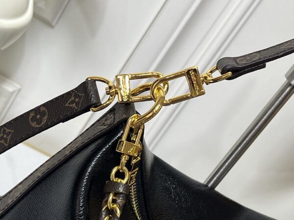 Chic Charm LV Handbag M29195