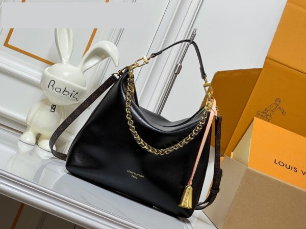 Chic Charm LV Handbag M29195