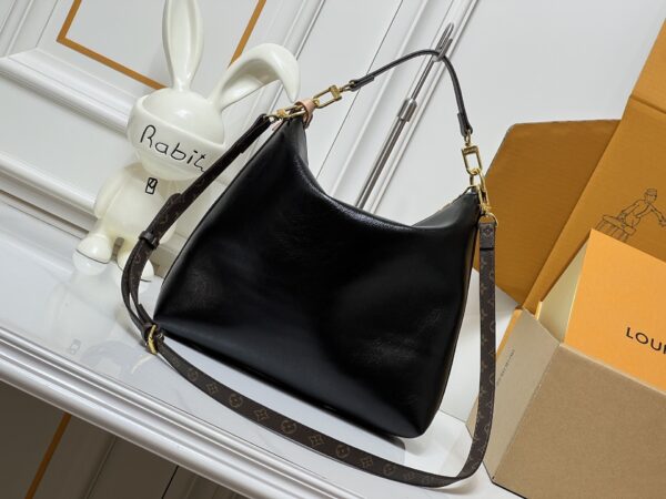 Chic Charm LV Handbag M29195