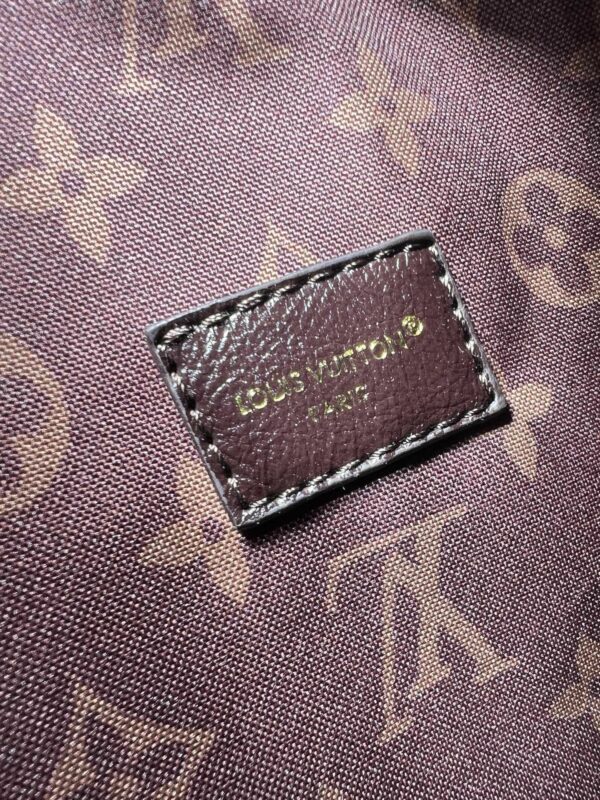 Chic Charm LV Handbag M29195