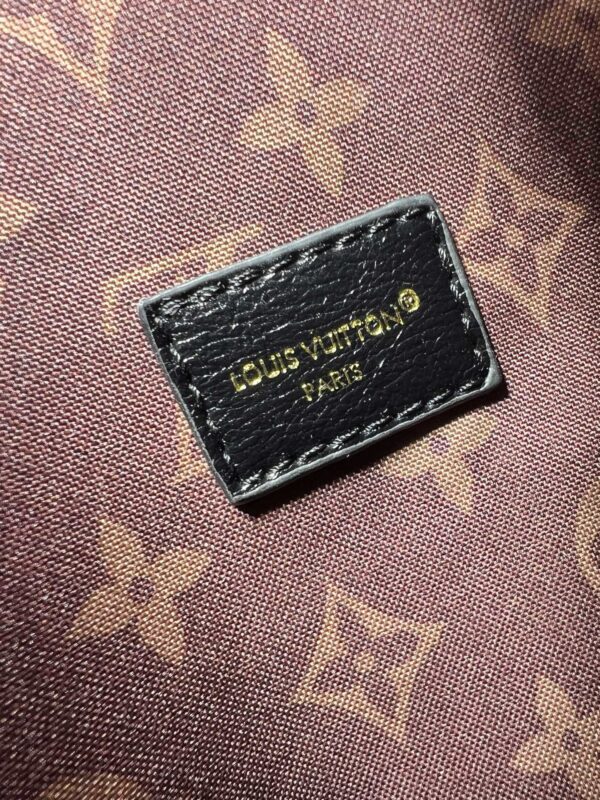 Chic Charm LV Handbag M29195