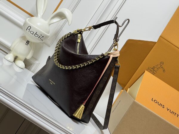 Chic Charm LV Handbag M29195