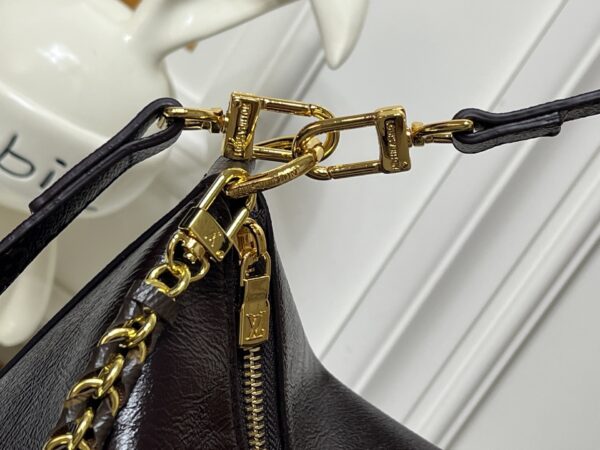 Chic Charm LV Handbag M29195