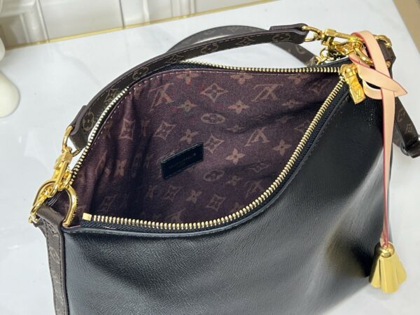Chic Charm LV Handbag M29195