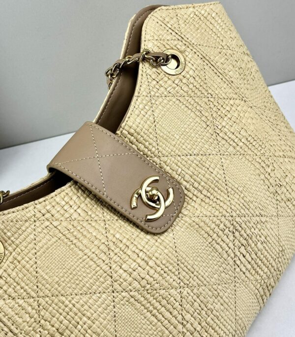 Chic Charm CN Handbag 6615