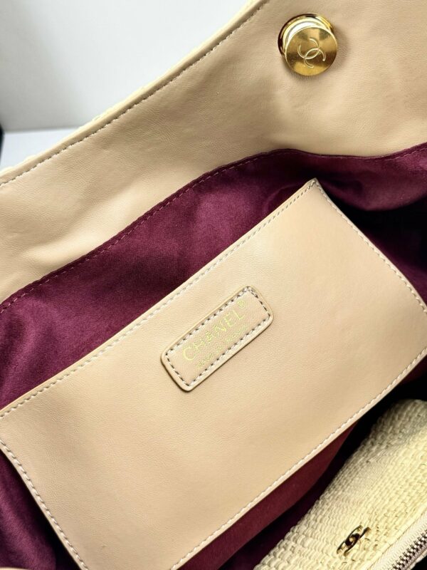 Chic Charm CN Handbag 6615