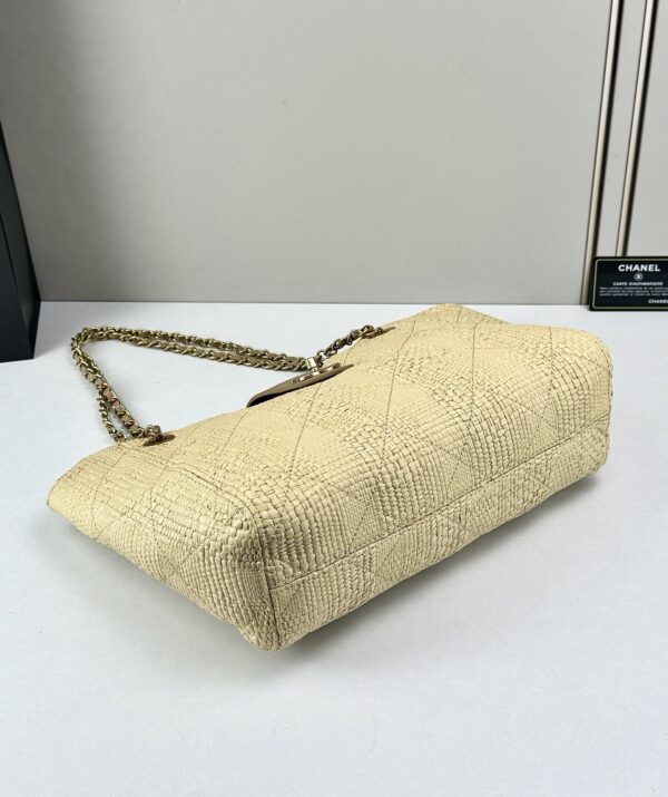 Chic Charm CN Handbag 6615