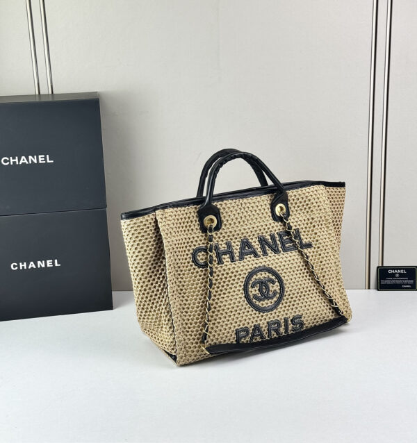 Chic Charm CN Handbag 6613