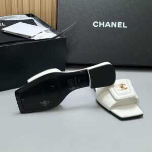 Women’s CN White CC Logo Mule Sandals