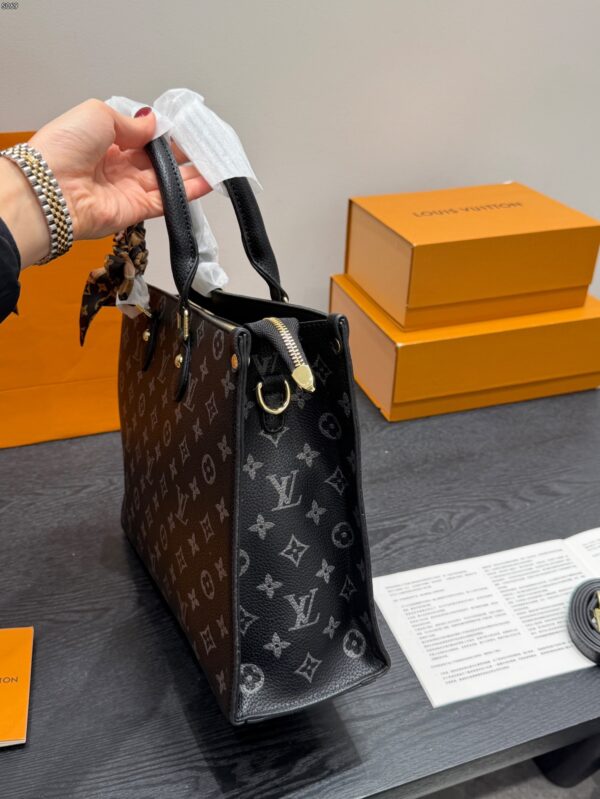 Stylish Fashion Carry LV Handbag LV264208 Stylish Fashion Carry LV Handbag LV264208