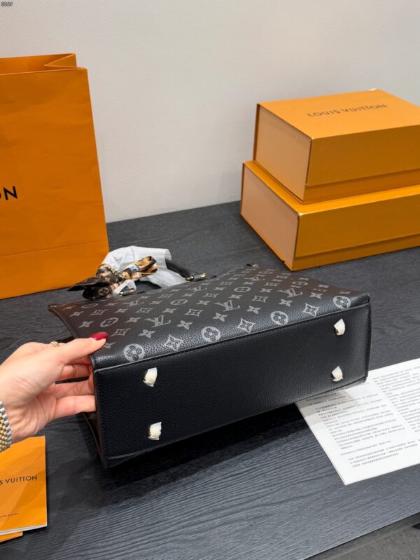 Stylish Fashion Carry LV Handbag LV264208 Stylish Fashion Carry LV Handbag LV264208