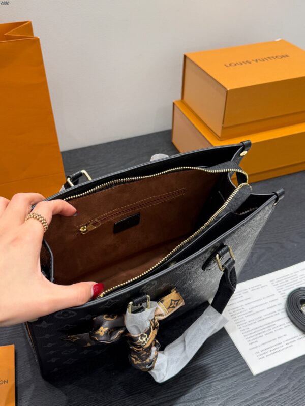 Stylish Fashion Carry LV Handbag LV264208 Stylish Fashion Carry LV Handbag LV264208