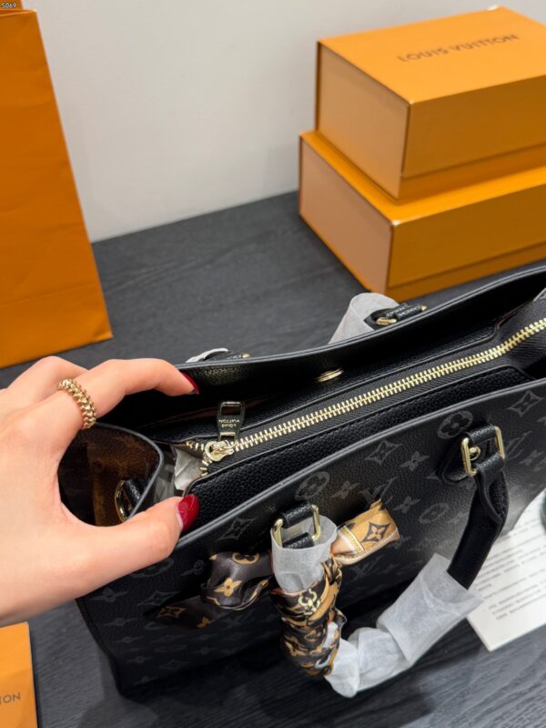 Stylish Fashion Carry LV Handbag LV264208 Stylish Fashion Carry LV Handbag LV264208