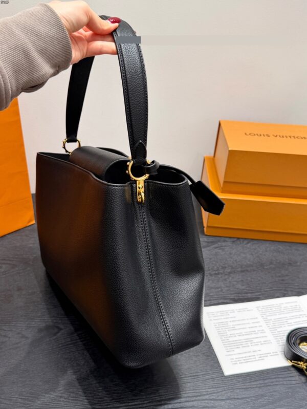 Stylish Fashion Carry LV Handbag LV264209