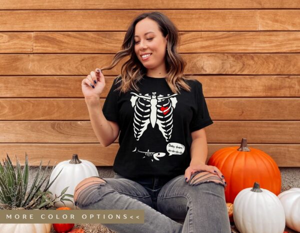 Baby Shark Funny Halloween Pregnancy Announcement Shirt Easy Pregnant Costume Baby Reveal Couples Skeleton T-Shirt