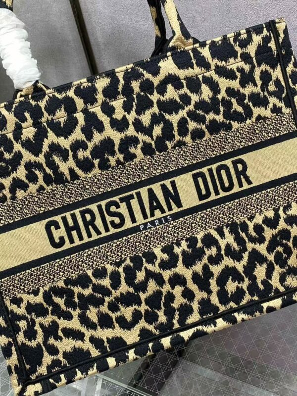 DO Medium Canvas Leopard Mizza Book Tote DO Medium Canvas Leopard Mizza Book Tote