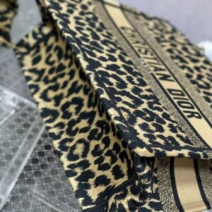 DO Medium Canvas Leopard Mizza Book Tote 4 20260506 142916