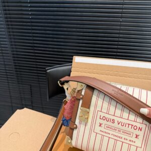 LV Flight Mode Side Trunk 9 e3b801bb