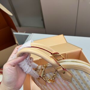 LV Resort Alma BB LV265191 7 a4d2aab5