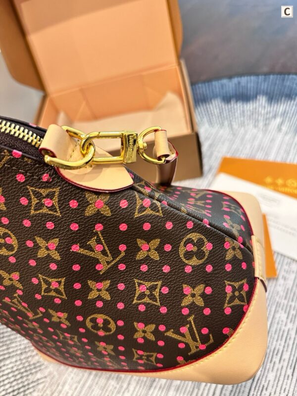 Stylish Fashion Carry LV Handbag LV265171