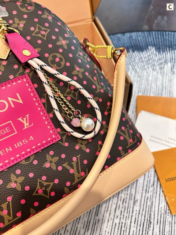 Stylish Fashion Carry LV Handbag LV265171