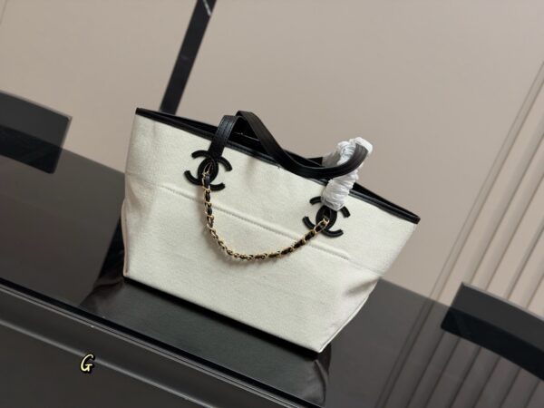 Stylish Fashion Carry CN Handbag CC265132