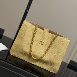Stylish Fashion Carry CN Handbag CC265131 Stylish Fashion Carry CN Handbag CC265131